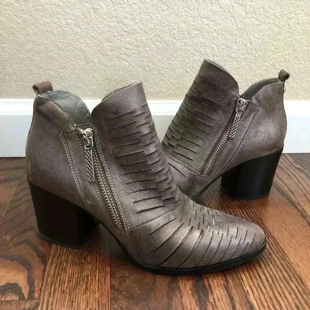 Donald J Pliner Women's Size 5 Elton Ankle Bootie Boots Pewter Metallic Leather